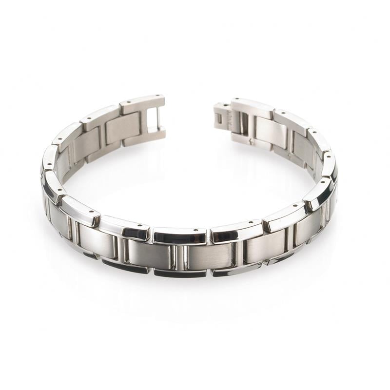 Titan-Armband mit silberner, glänzender Oberfläche und flexibler Gliederkonstruktion