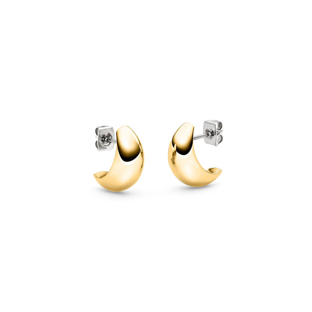 Een paar Boccia Titanium Oorstekers gp 05089-02, minimalistische gouden halvemaanvormige studs met zilveren stiften en vlindervormige achterkant van Boccia, afgebeeld op een witte achtergrond.
