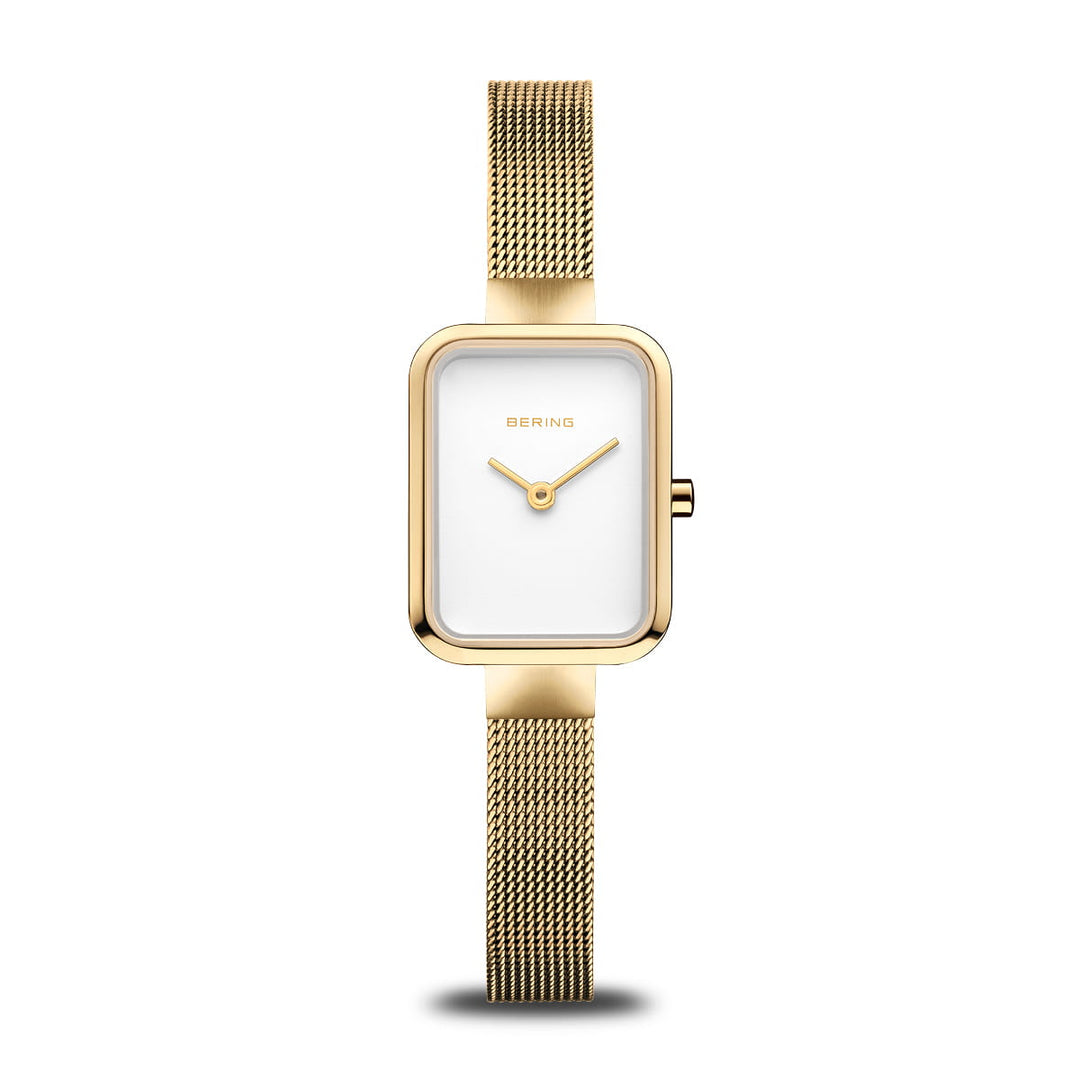 Het Bering dameshorloge 14520-334 heeft een roestvrijstalen goudkleurige kast, een rechthoekige witte wijzerplaat en een fijne gouden mesh band. Een elegant model dat uitblinkt in minimalistische klasse.