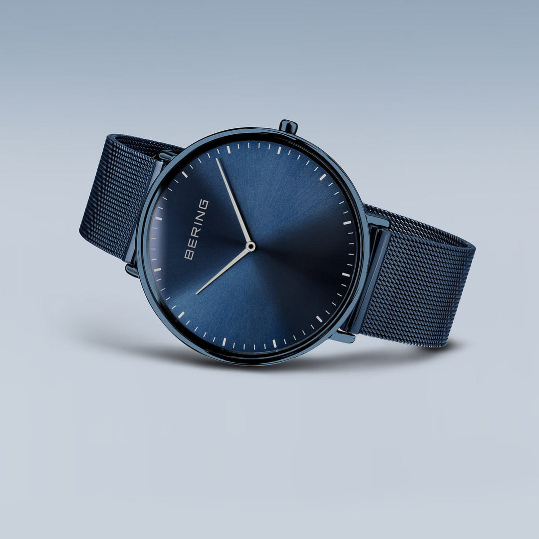 Bering Unisex-Uhr mit blauem Zifferblatt – 15739-397