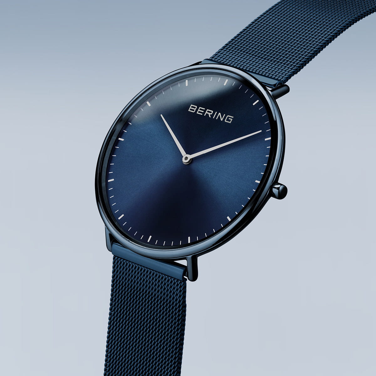 Bering Unisex-Uhr mit blauem Zifferblatt – 15739-397