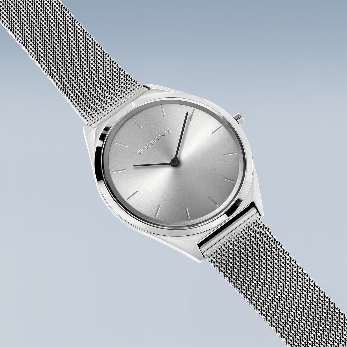 Bering Unisex-Uhr mit silbernem Zifferblatt – 17039-000 