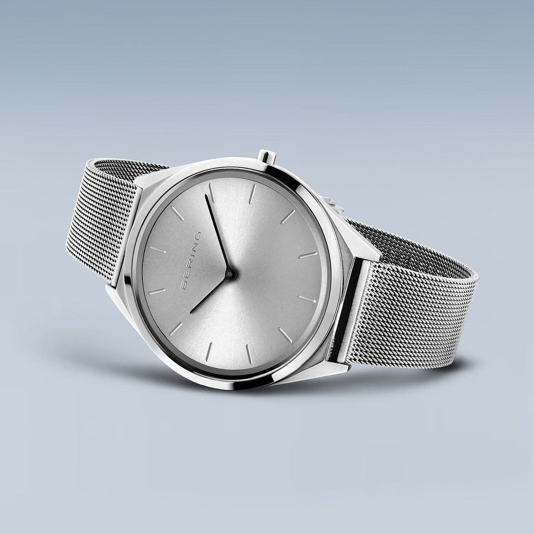 Bering Unisex-Uhr mit silbernem Zifferblatt – 17039-000 