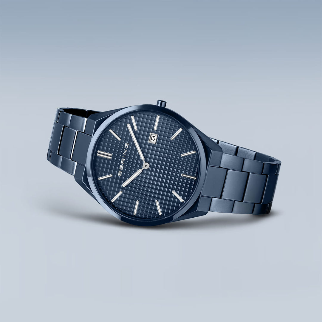 Bering Herrenuhr mit blauem Zifferblatt – 17240-797