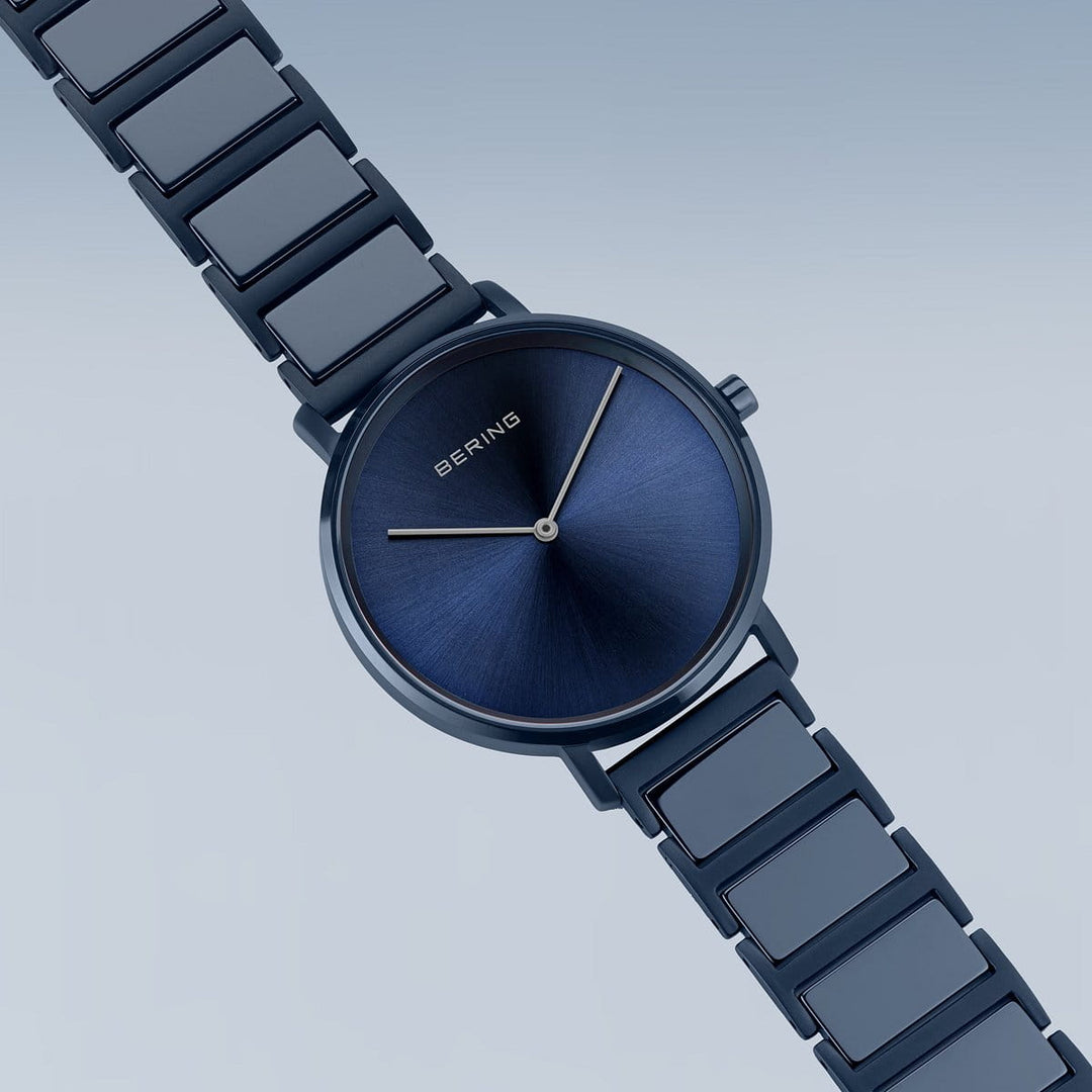Bering Herrenuhr mit blauem Zifferblatt – 18539-797
