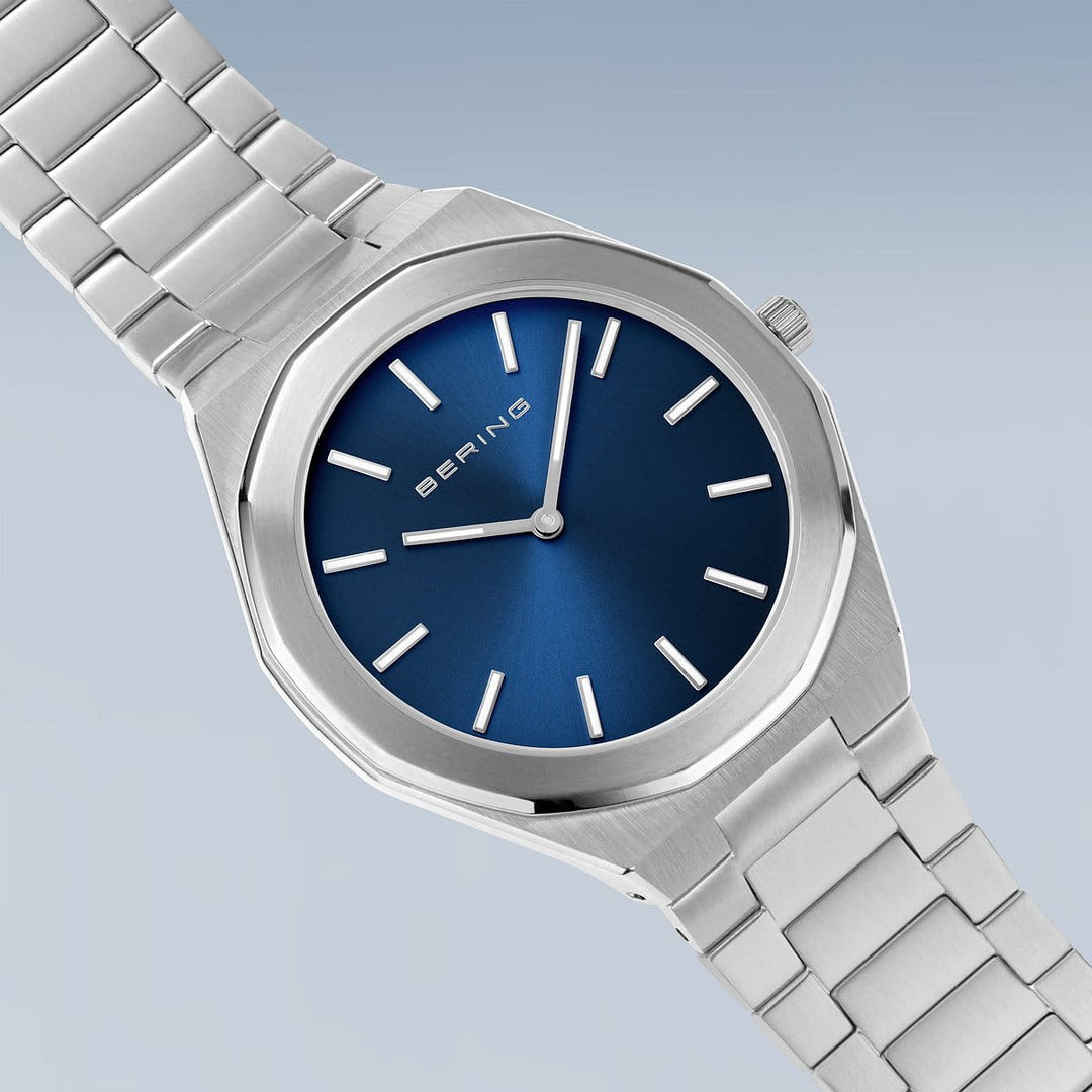 Bering Herrenuhr mit blauem Zifferblatt – 19641-707
