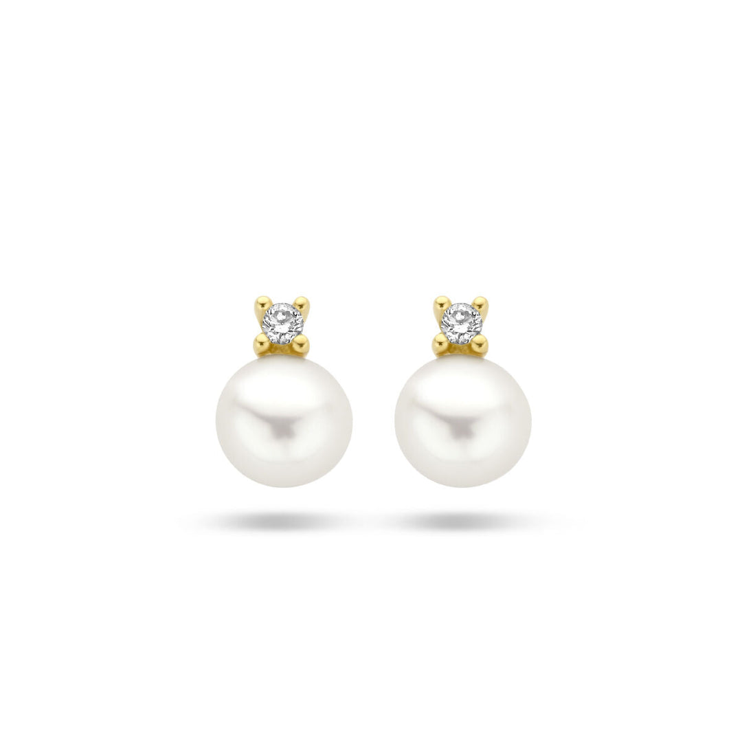 Van der Kooij Collectie oorknoppen parel en diamant 0.02ct (2x 0.01ct) h p1 in 14K geelgoud met ronde witte parels en kleine diamanten boven elke parel, getoond op een witte achtergrond.