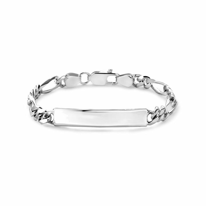 De Van der Kooij Collectie graveerarmband figaro plaat 8,0 mm zilver wit is een 925 zilveren armband met een platte, rechthoekige naamplaat en veilige sluiting-perfect als gepersonaliseerde armband voor mannen.