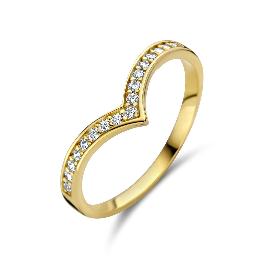 De Van der Kooij Collectie ring met zirkonia 14K geelgoud heeft een visgraatvormige geelgouden band bezet met sprankelende zirkonen, afgebeeld op een witte achtergrond.