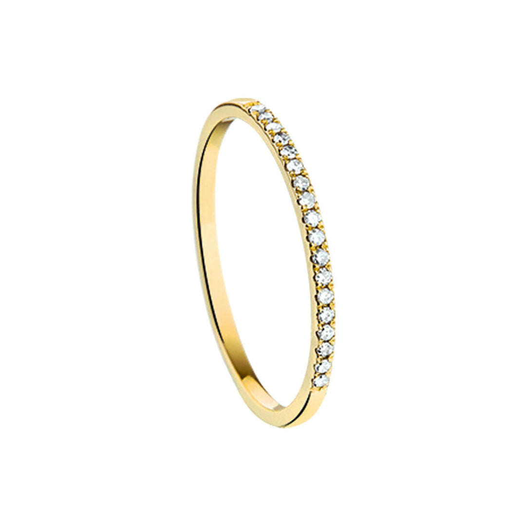 Een slanke Van der Kooij Collectie ring diamant 0.09ct H SI in 14K geelgoud, met een rij fonkelende witte diamanten langs de bovenste helft, afgebeeld op een effen witte achtergrond.