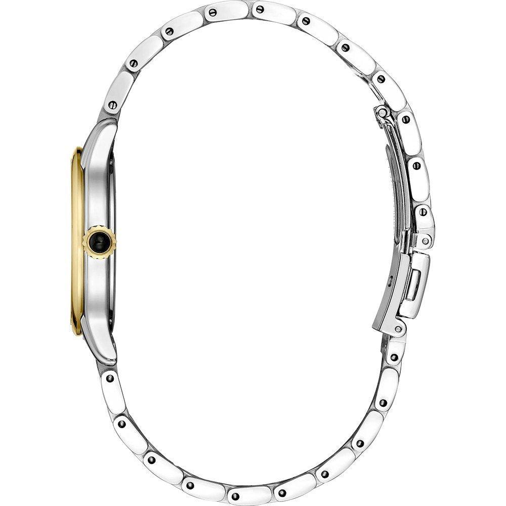 Zijaanzicht van het Seiko dameshorloge SRZ544P1, met een zilveren metalen band en gouden lunette die het strakke design benadrukt. De minimalistische look heeft een roestvrijstalen kast, quartz uurwerk, kleine kroon aan de rechterkant en zichtbare sluiting.