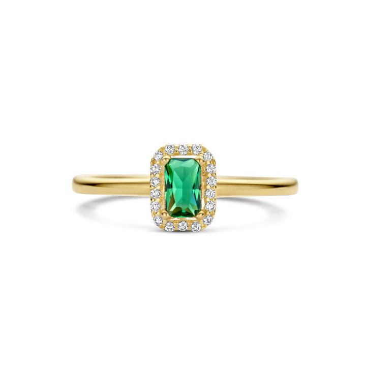 De Van der Kooij Collectie ring groen en wit zirkonia halo 14K geelgoud heeft een rechthoekige groene zirkonia met een halo van heldere stenen op een eenvoudige gouden band, weergegeven tegen een witte achtergrond.