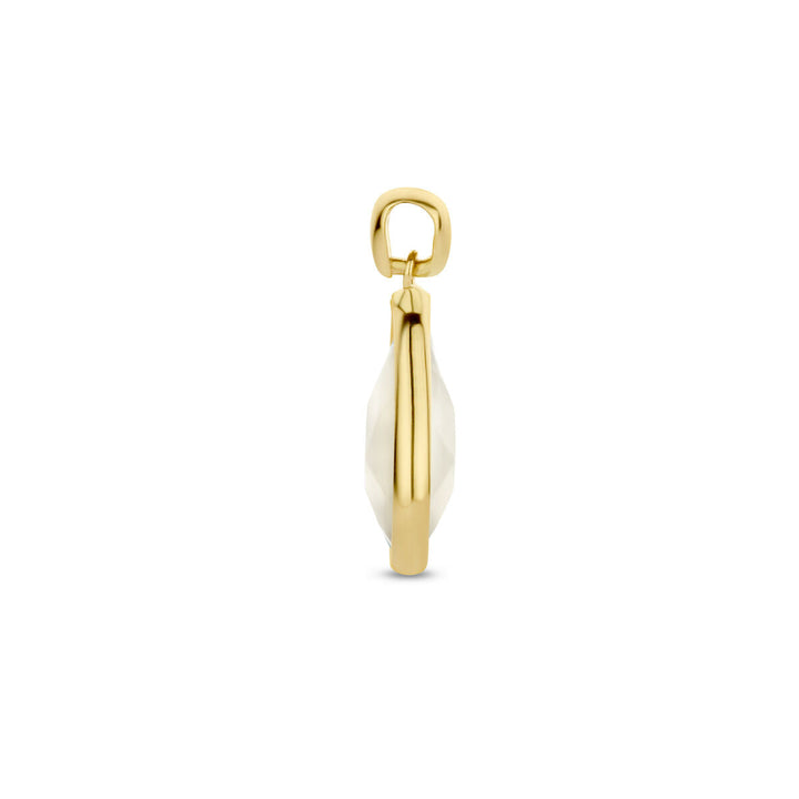 Een zijaanzicht van de Van der Kooij Collectie hanger parelmoer 14K geelgoud, met een glad, gebogen ontwerp met subtiele parelmoer accenten, gefotografeerd tegen een effen witte achtergrond.