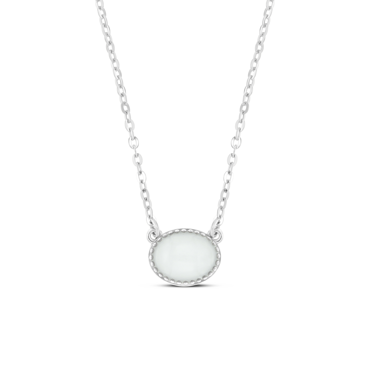 Halskette aus Silber mit ovalem Anhänger und milchigem Edelstein