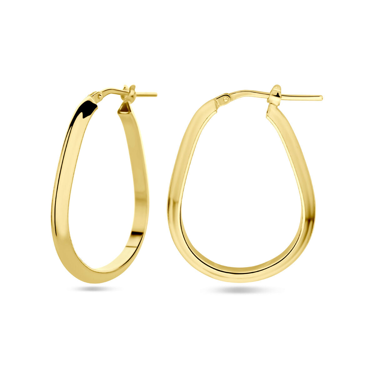 Een paar gouden, druppelvormige oorringen 1 micron zilver verguld (geel) uit de Van der Kooij Collectie, met een gladde afwerking en scharniersluiting - een elegante toevoeging aan elke dames sieraden collectie.