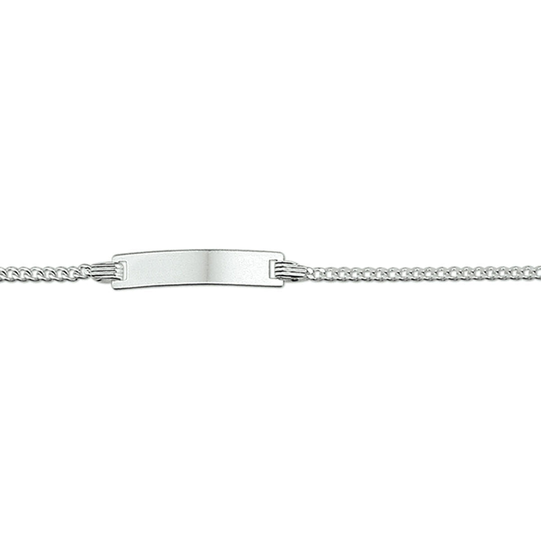 De Van der Kooij Collectie graveerarmband gourmette 4-zijdes geslepen plaat 4,2 mm zilver gerhodineerd heeft een strakke rechthoekige plaat, ideaal als geboortecadeau, met een elegante dubbelschakelketting afgebeeld op een witte achtergrond.