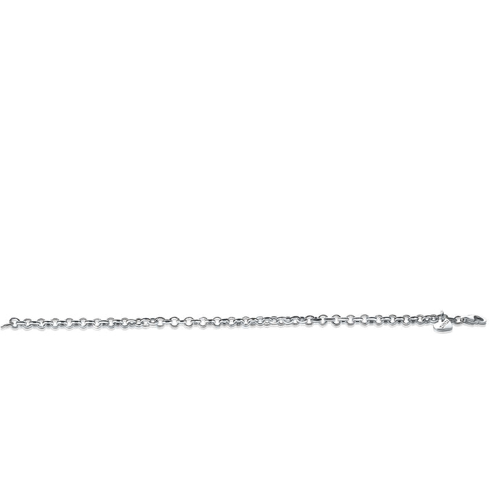 De Zinzi Armband Zilver Zia1911 heeft een delicaat ontwerp met een dunne zilveren ketting, met kleine, gelijkmatig verdeelde schakels en een karabijnsluiting, die elegant wordt gepresenteerd tegen een onberispelijk witte achtergrond.