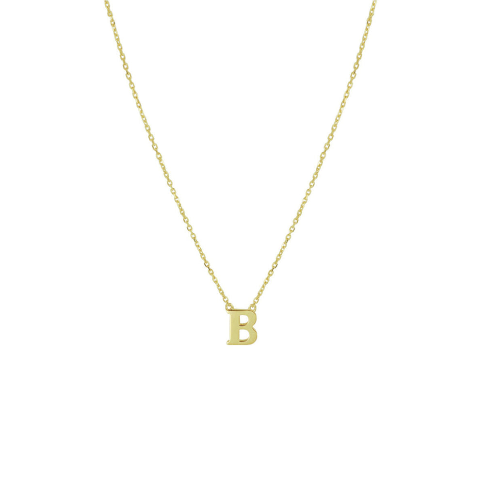 De Gouden dames ketting letter 14K van Van der Kooij Collectie: een 14k geelgouden anker collier met centrale gepersonaliseerde letterhanger, perfect cadeau voor dames en stijlvol gepresenteerd tegen een witte achtergrond.