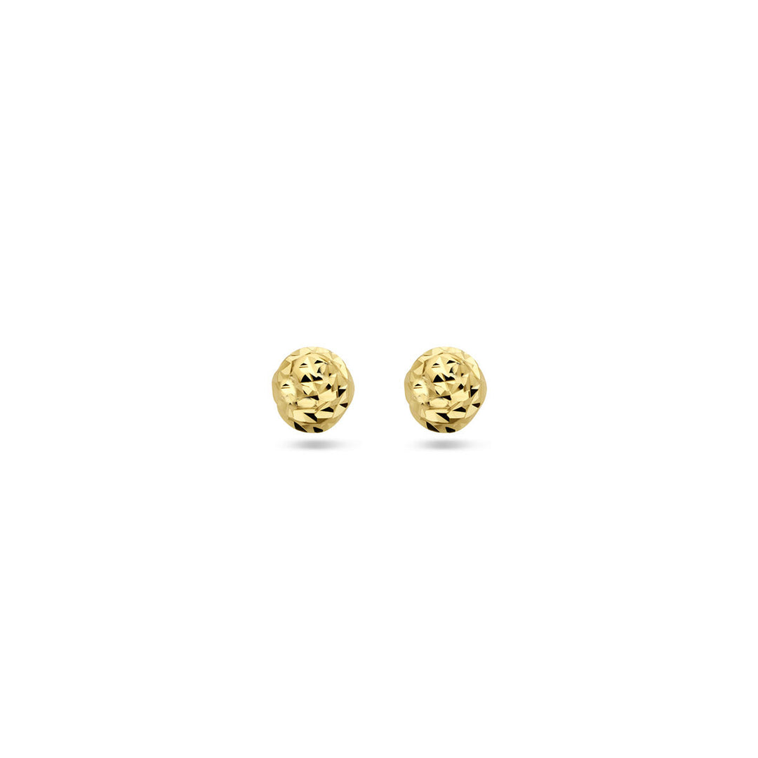 Een paar oorknoppen bolletjes gediamanteerd 14K geelgoud van Van der Kooij Collectie, klein en rond met een facet geslepen afwerking, getoond op een effen witte achtergrond.