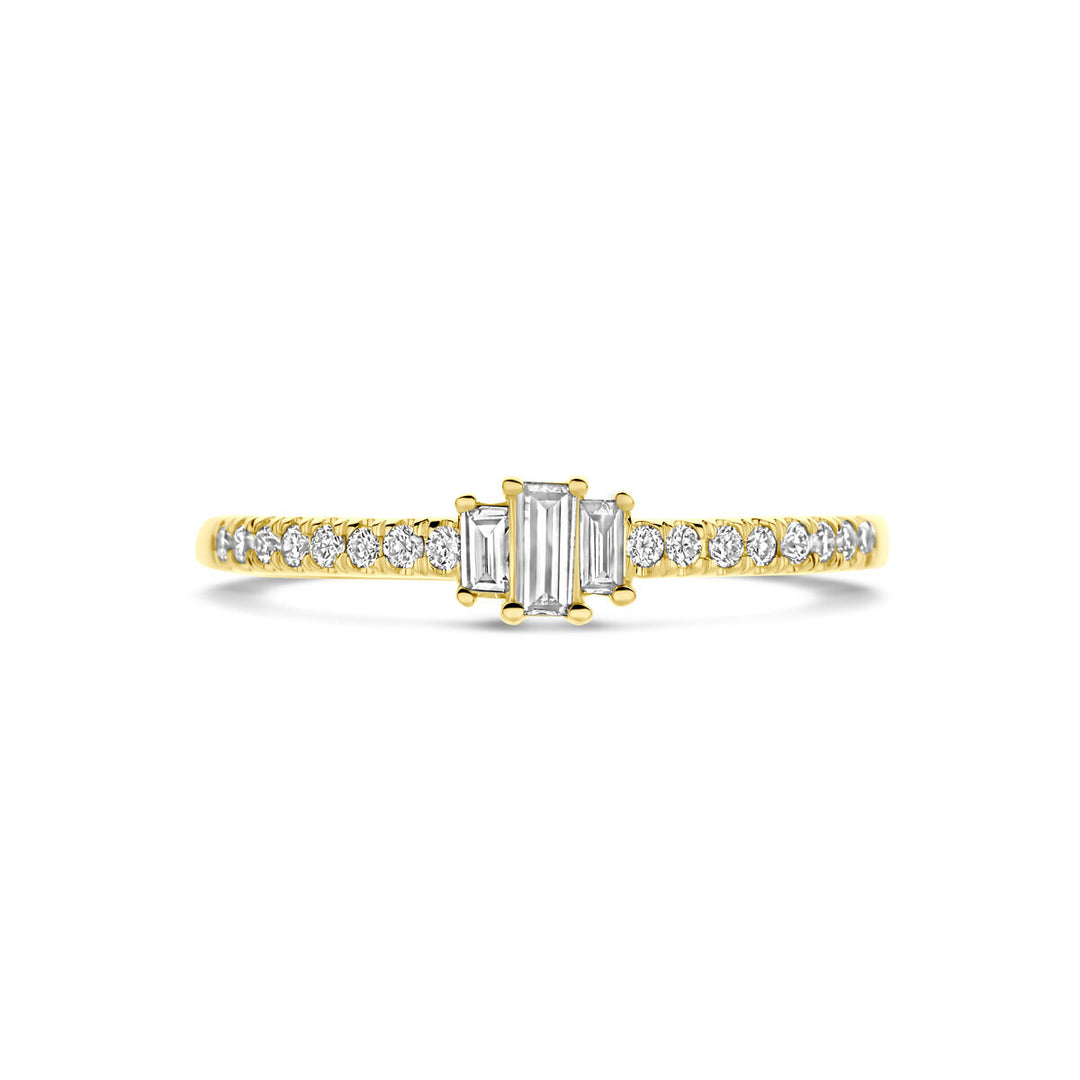 De Van der Kooij Collectie ring lab grown diamant 0.21ct h si in 14K geelgoud is een damesring met een rij ronde diamanten langs de band en drie rechthoekige baguette lab grown diamanten in het midden.