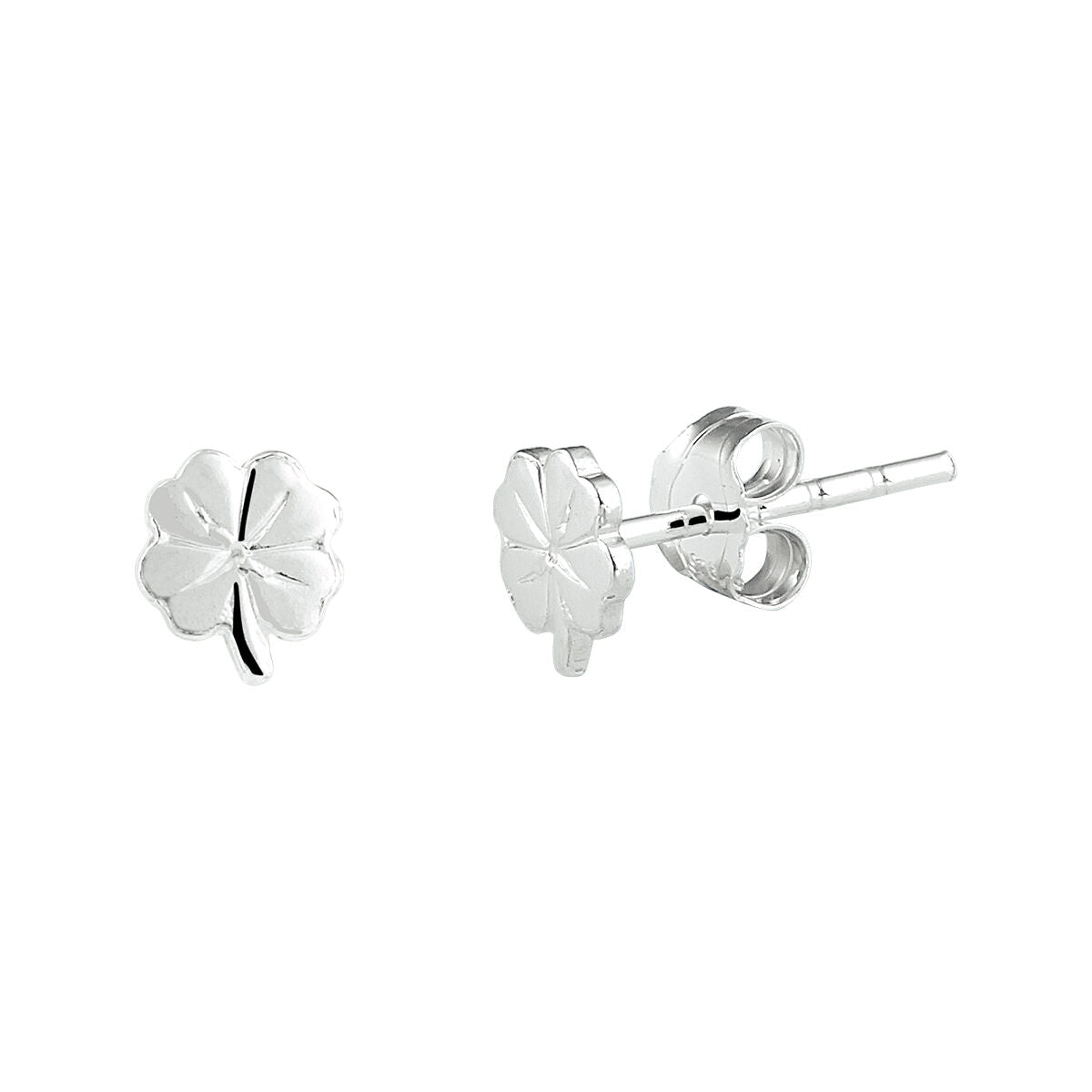 Ohrstecker in Form eines vierblättrigen Kleeblatts aus Silber mit glänzender Oberfläche