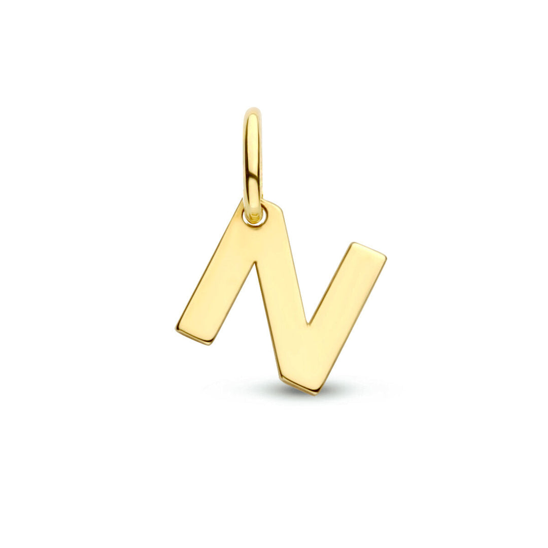 Een 14K geelgouden letterhanger in de vorm van een N met ronde aanhechting, van Van der Kooij Collectie, te zien op een witte achtergrond.