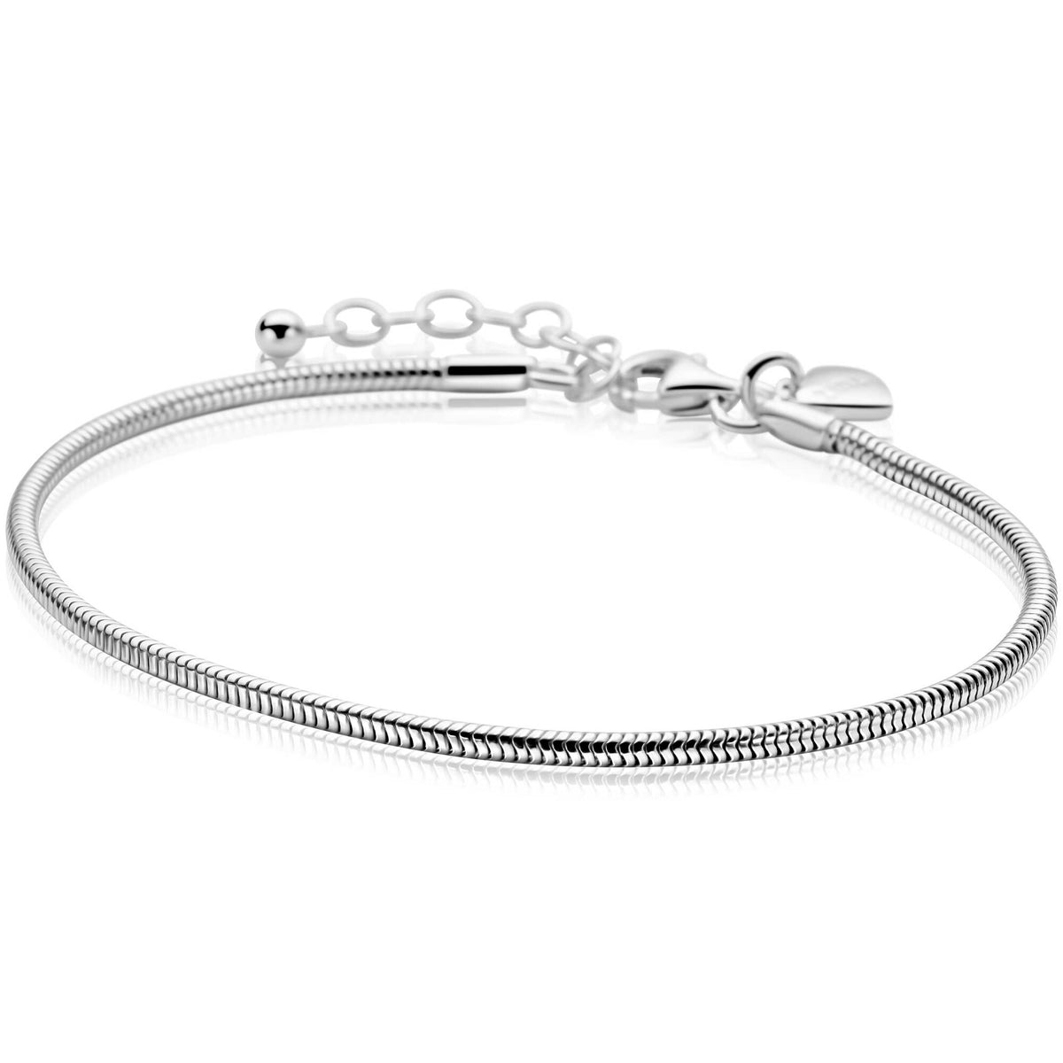 Silberne, runde Slangenarmband mit feiner Struktur und Verlängerungskette