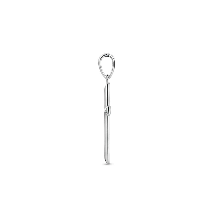 Een strakke, gerhodineerd 925 zilveren kruis hanger uit de Van der Kooij Collectie, rechtop tegen een witte achtergrond-een perfect uniseks sieraad.