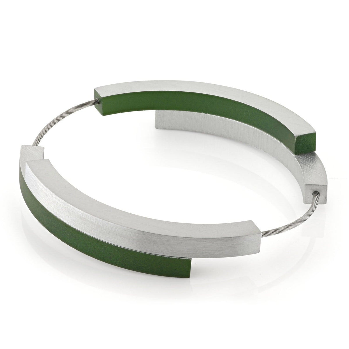 Armband mit vier Bögen in Grün und Silber, modernes Design mit glatter Oberfläche
