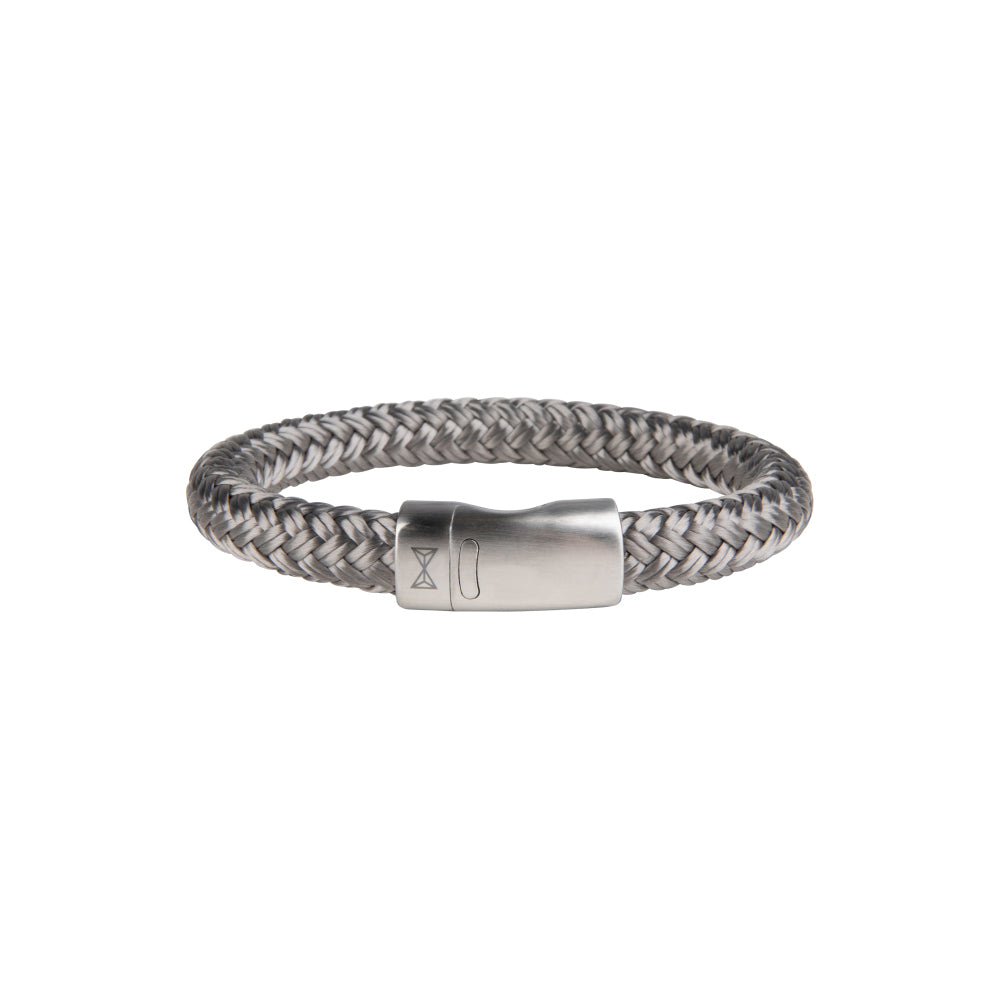Armband aus geflochtenem Silber mit einem schlichten, matten Verschluss