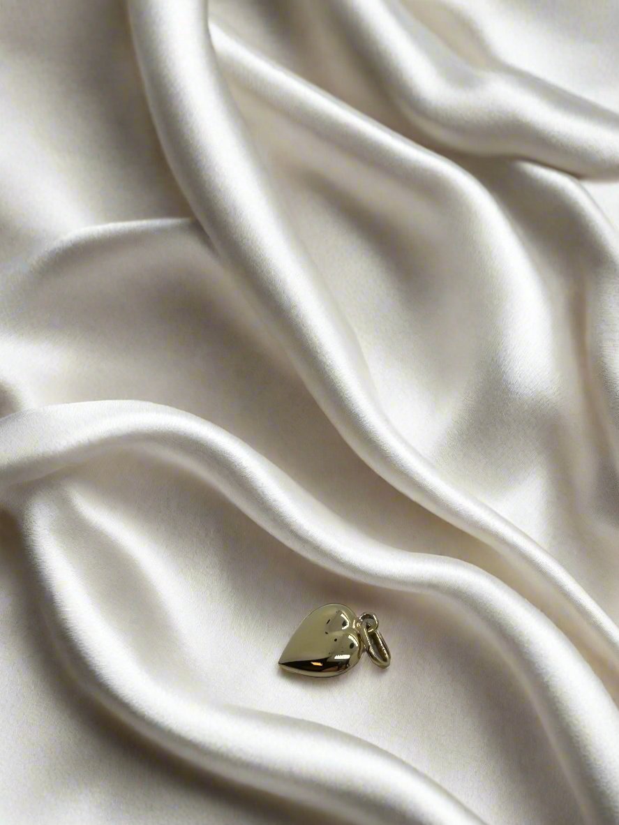 Hänger aus 14K Gelbgold in Herzform mit glänzender Oberfläche