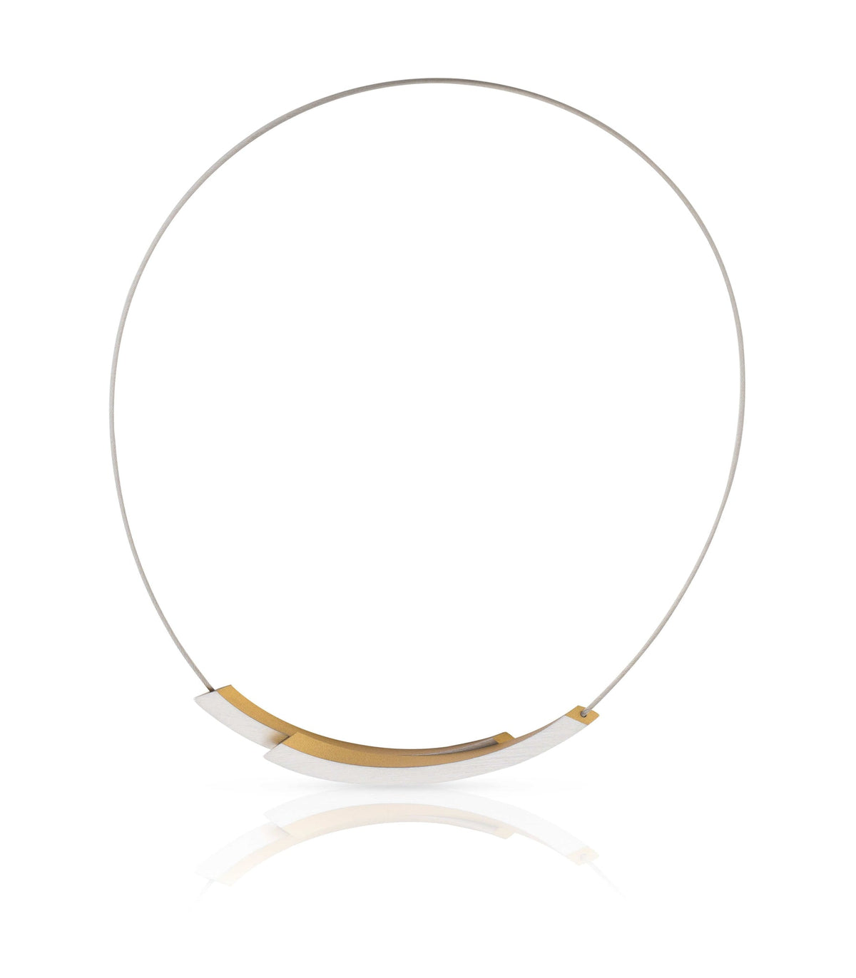 Collier mit goldfarbener Bogen-Element und silbernem Halsband