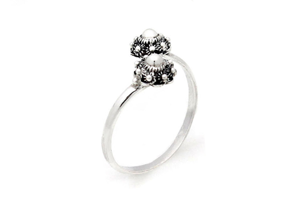 Ring aus Silber mit zwei dekorativen Zeeuwse Knoop-Elementen
