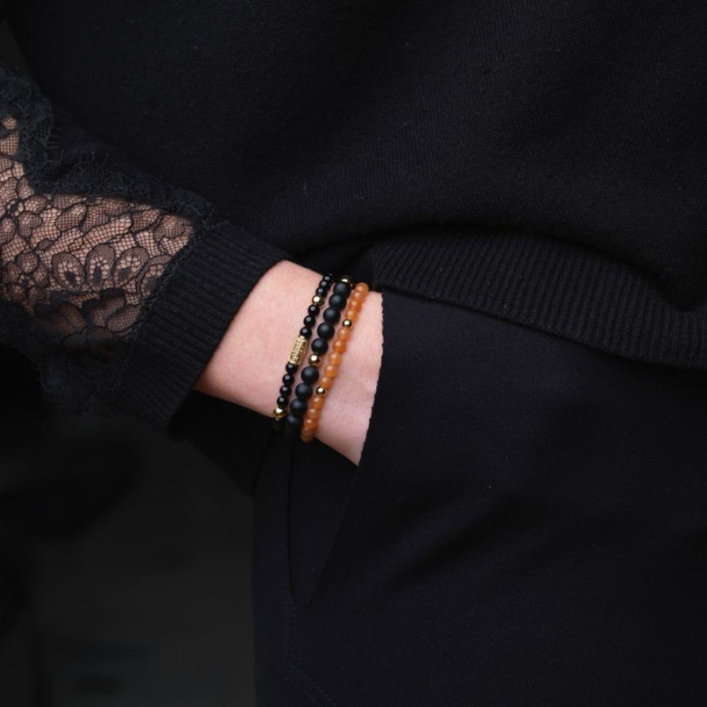 Matt Black Madonna - 18 kt gelbgoldplattiert - 6mm - Perlenarmband Damen