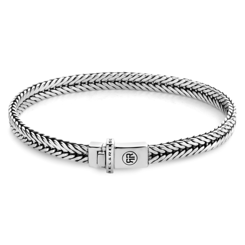 Silbernes Armband mit geflochtenem Design und schmalem Verschluss