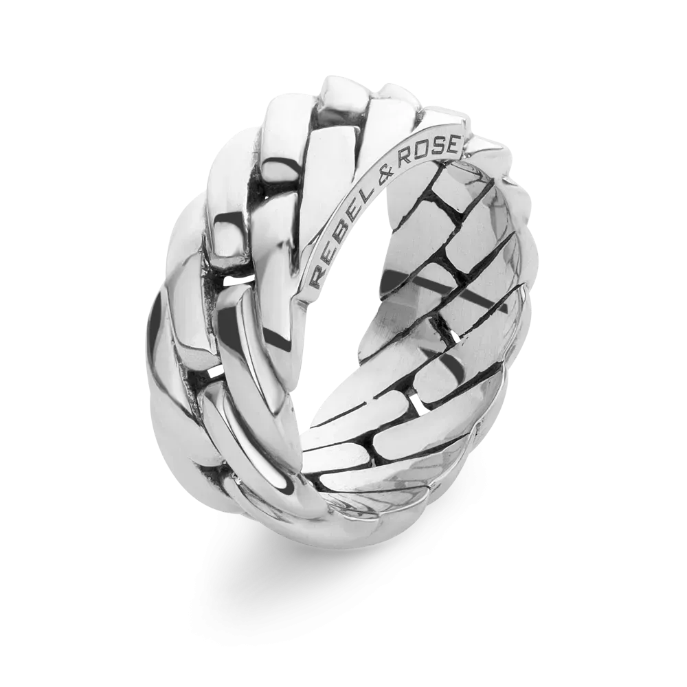 Herrenring aus Silber mit gewundenem Design und glänzender Oberfläche