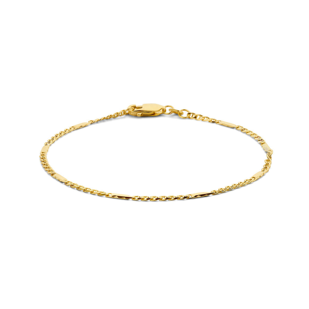 De Gouden armband dames valkenoog met tussenstuk 14K van Van der Kooij Collectie is een fijn 14k geelgouden sieraad met een gepolijst tussenstuk, perfect als vriendschapsgeschenk.