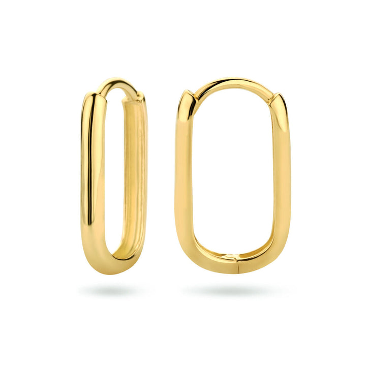 De Van der Kooij Collectie klapoorringen paperclip 14K geelgoud zijn elegante dames oorbellen met een gepolijste ovale vorm, afgebeeld tegen een witte achtergrond. De ene oorbel is van de zijkant, de andere van de voorkant.