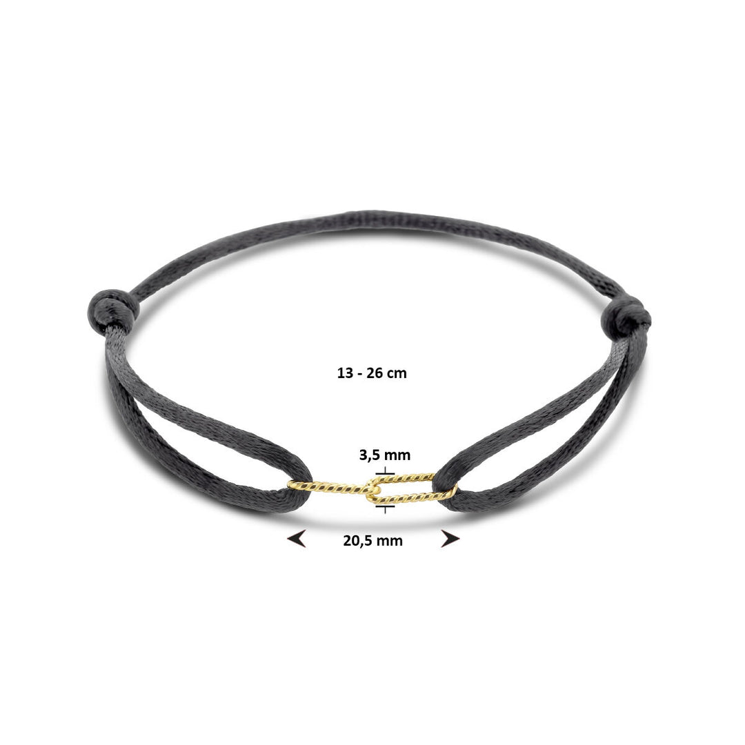 De armband satijn 13-26 cm 14K goud met rubber/nylon/leer van Van der Kooij Collectie is een zwart gevlochten damesarmband met geelgouden detail, verstelbaar en perfect als stijlvol sieraad.