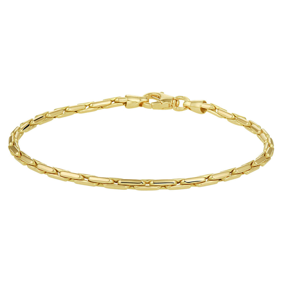 De Gouden armband dames cardano 14K van Van der Kooij Collectie is een dunne 14 karaat geelgouden schakelarmband met karabijnsluiting, afgebeeld op een effen witte achtergrond.