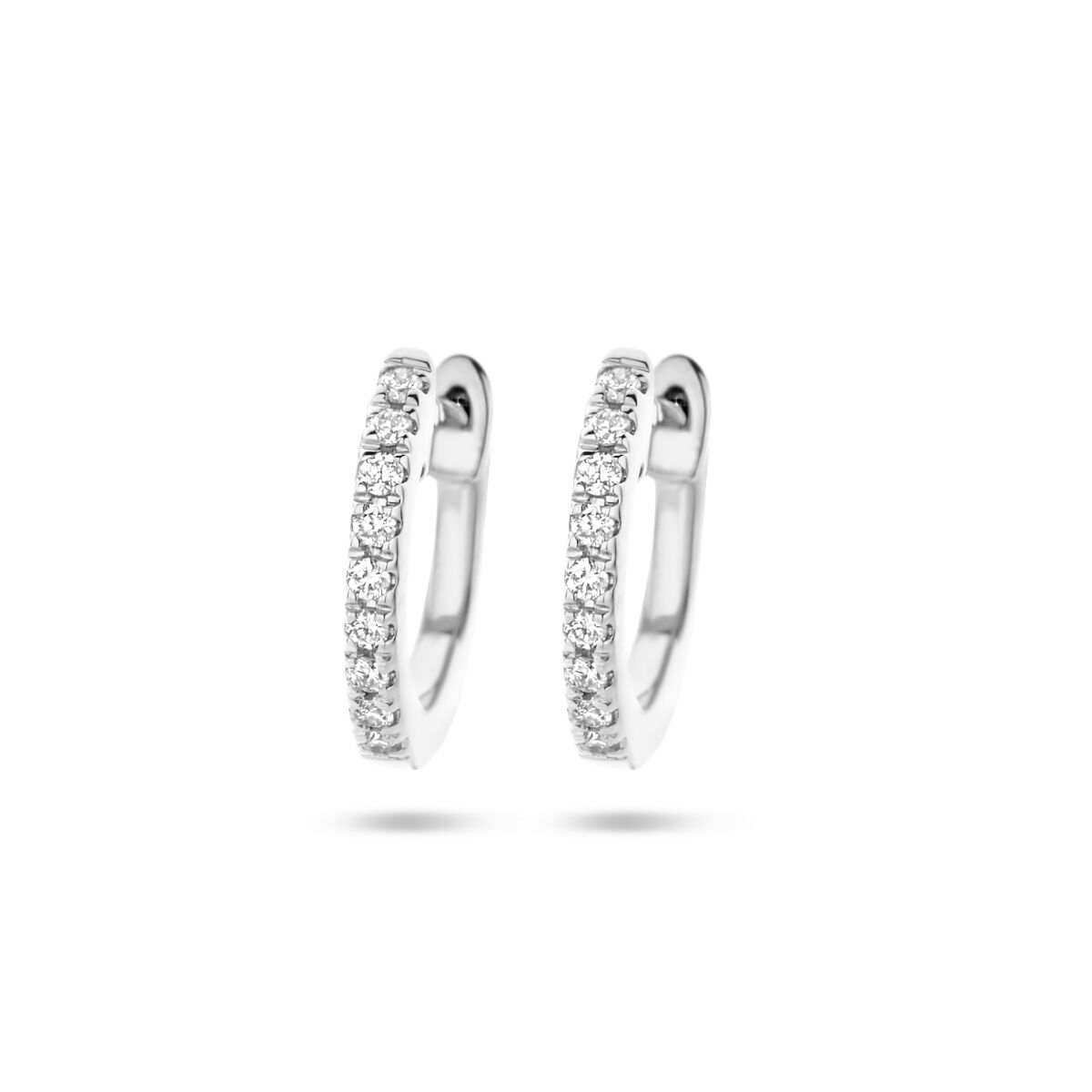 Klapp-Ohrringe aus 14K Weißgold mit Diamanten von insgesamt 0,06 ct, funkelnde Steinchen entlang der Fassung