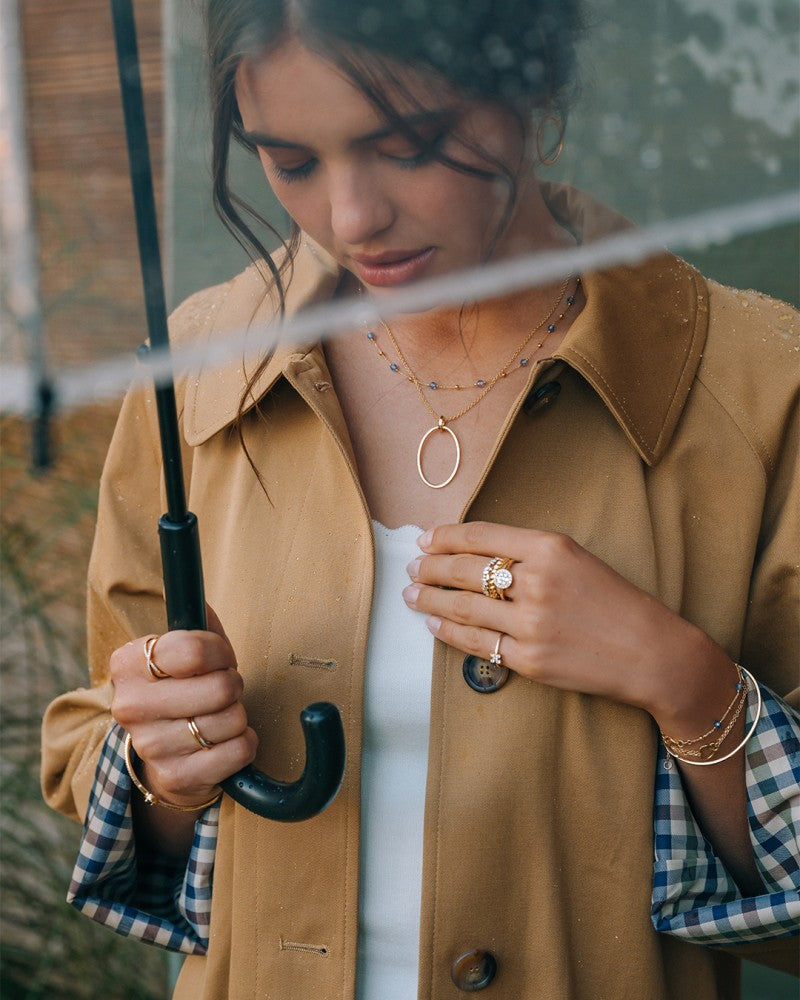 Elegantes Gelbgold-Collier mit ovalem, offenem Anhänger – 14 Karat Gold, Zeitloses Design