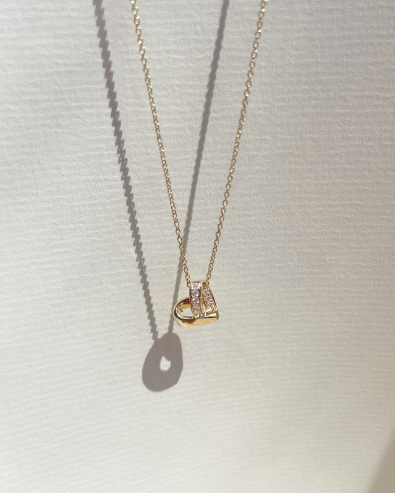 Halskette mit Herzanhänger aus Gelbgold und Diamanten, 0,06 Karat