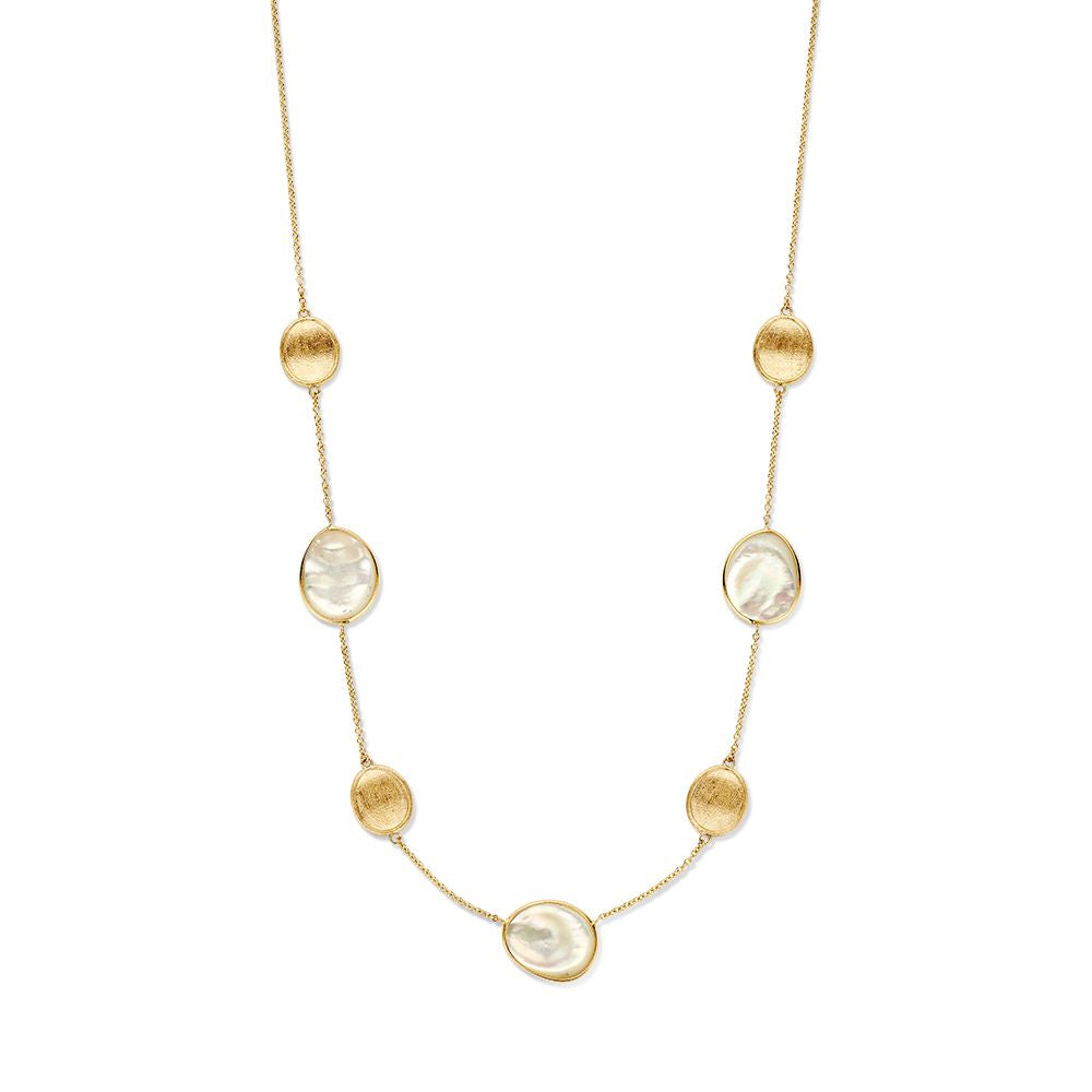 Collier aus 14-karätigem Gelbgold mit matten goldenen und Perlmutt-Elementen