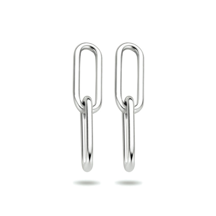 Uit de Van der Kooij Collectie zijn deze gegerhodineerd zilveren oorhangers paperclip voorzien van twee langwerpige, in elkaar grijpende ovale schakels en elegant weergegeven op een witte achtergrond.