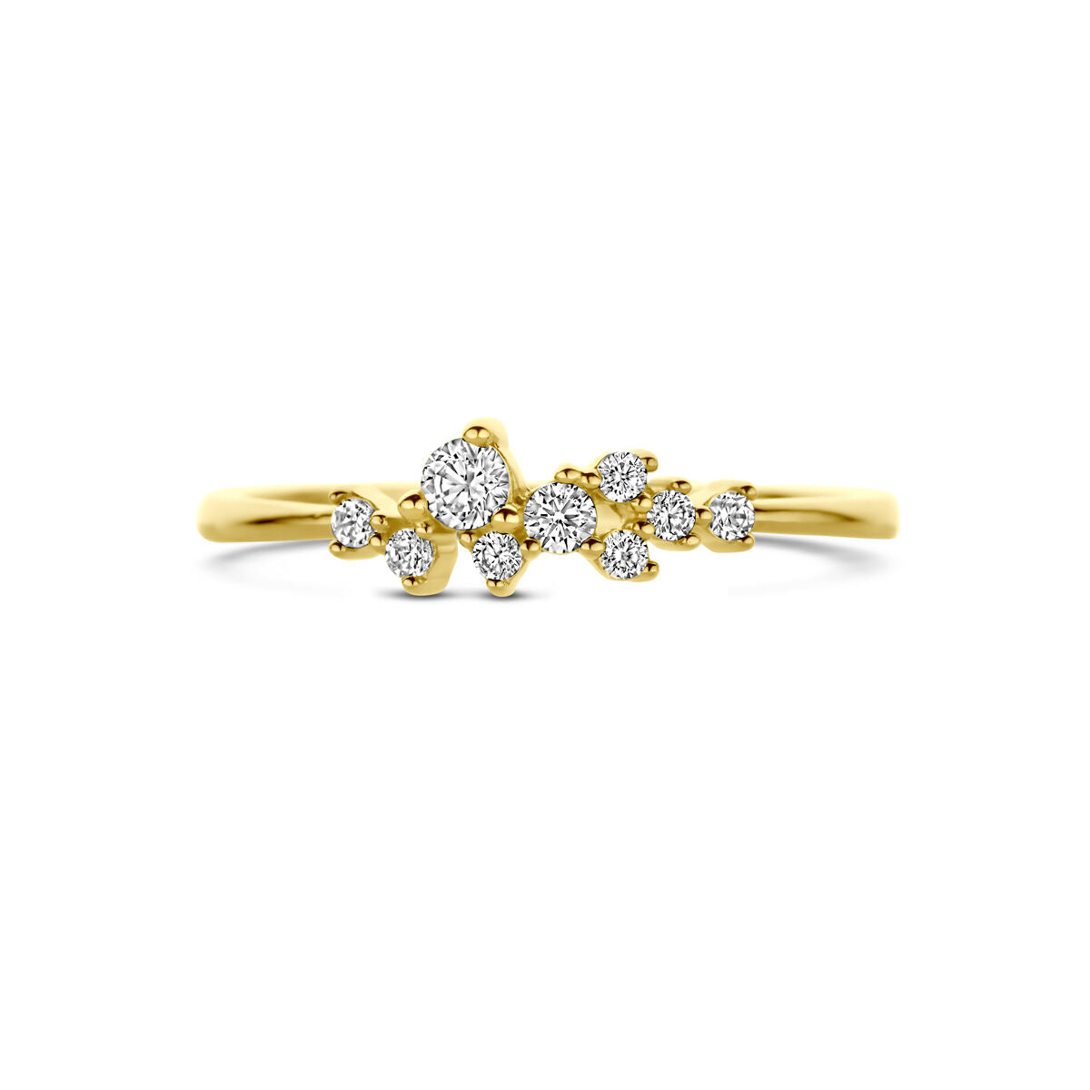 De Van der Kooij Collectie ring zirkonia 14K geelgoud is een delicate damesring, vervaardigd uit 14k geelgoud met een slanke band en geaccentueerd door fonkelende zirkonia stenen in een elegante, asymmetrische cluster.