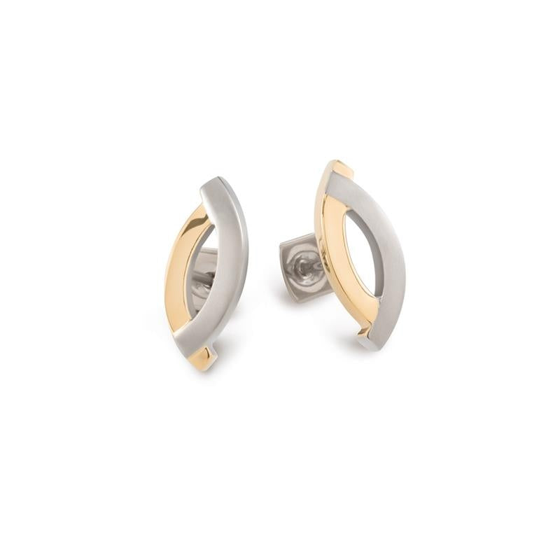 De Boccia Titanium Oorstekers Bicolor 0591-02 hebben een modern, marquisevormig, gebogen, open design in goud- en zilvertinten, vervaardigd door Boccia en voorzien van vlindersluitingen.