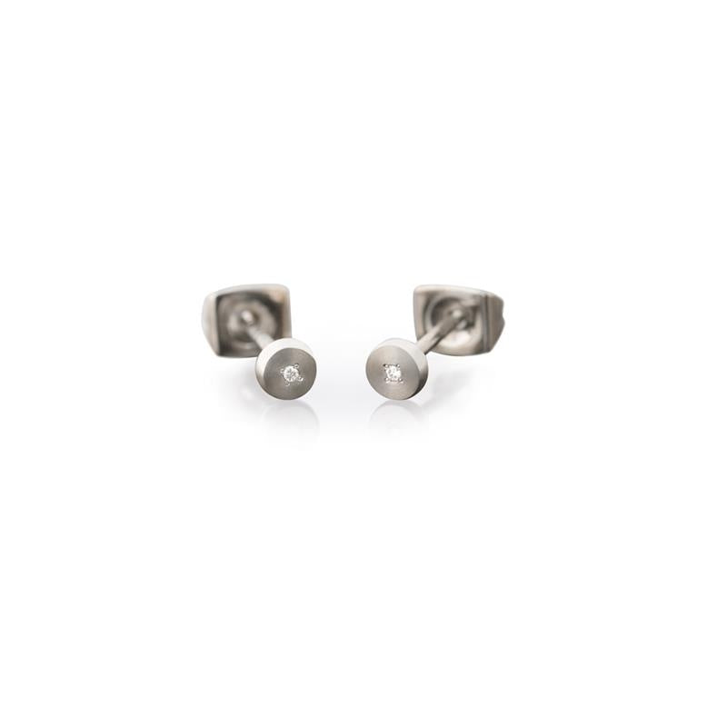Titanium Ohrstecker mit runder Form und einem kleinen, klaren Edelstein in der Mitte
