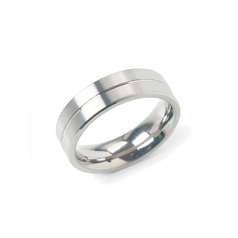 Titanring mit glänzender Oberfläche und zwei horizontalen Linien