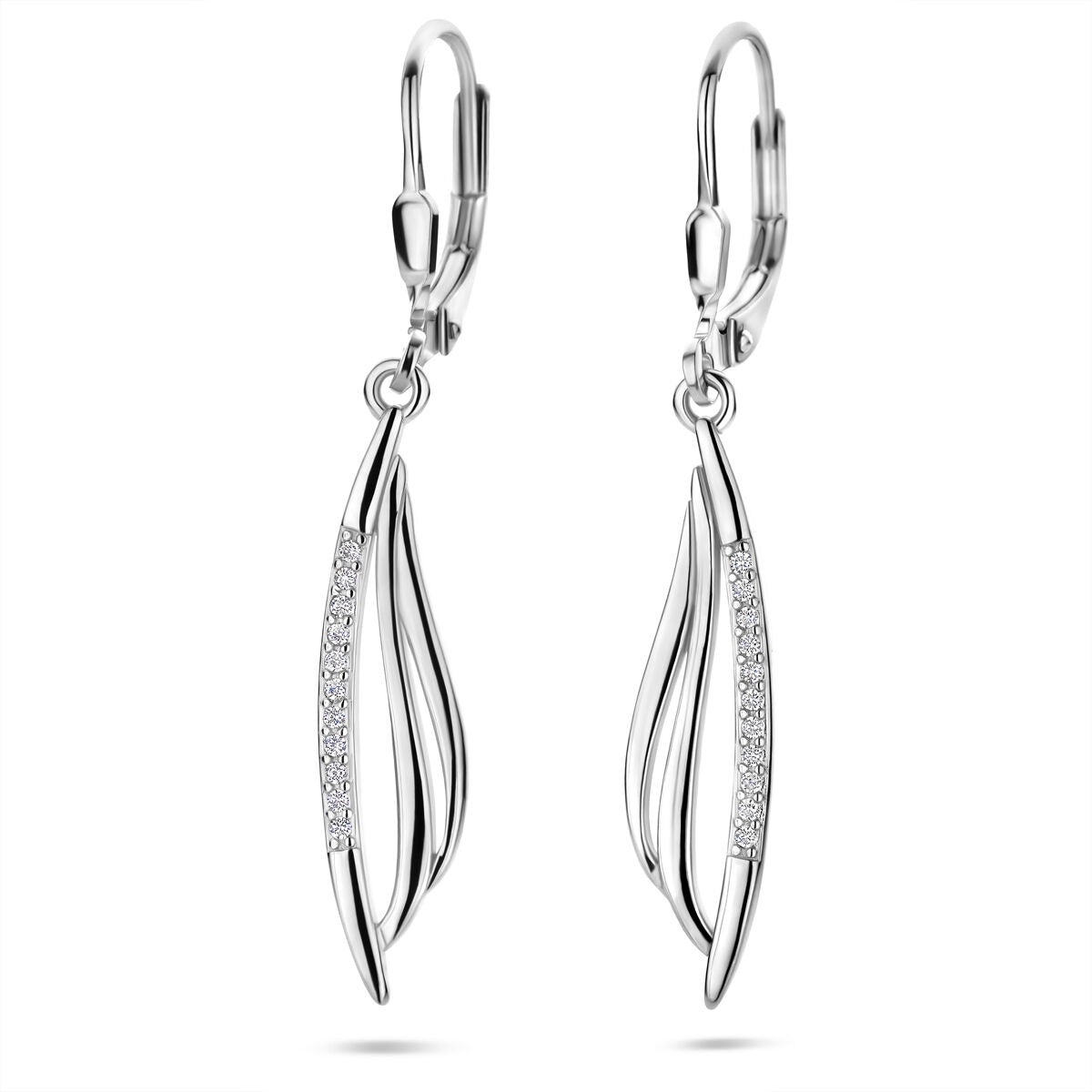 Silberne Ohrhänger mit Zirkonia, 41 mm lang, geschwungene Form und glänzende Oberfläche